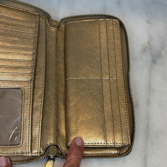 Michael Kors Saffiano Leather Full Zip Jet Set Continental Wallet - Picture 14 of 16